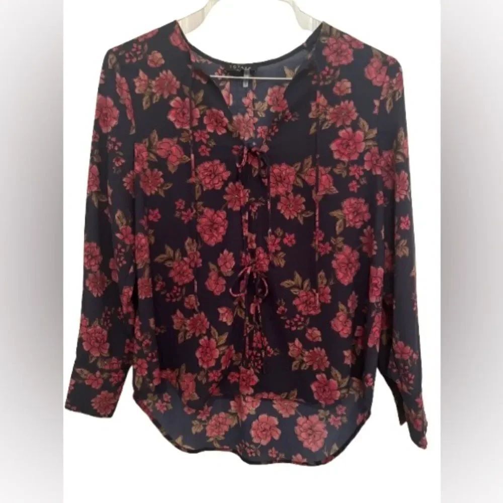 1 State Floral Tie Front Blouse